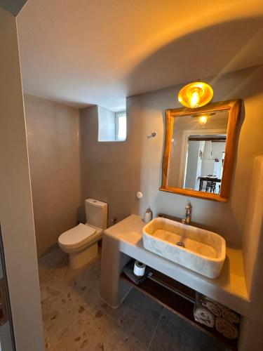 Rizes Mykonos - Folklore Farmstead Room Type - Classic Quadruple Room Rizes Mykonos - Folklore Farmstead Room Type - Classic Quadruple Room