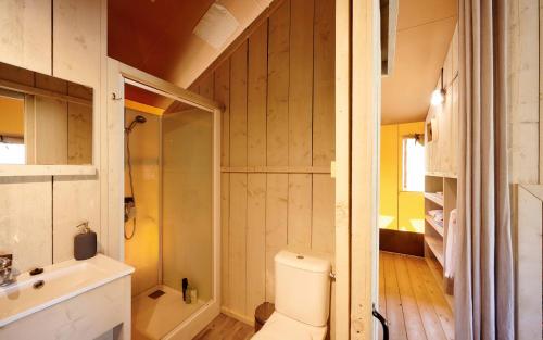 卫浴间, Glamping Callantsoog in 卡兰茨奥赫