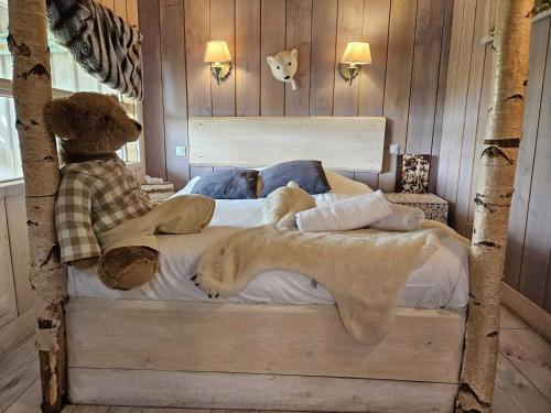 Au Refuge des 3 Ours Room Type - Perched Tree house - L'Ourson Blanc