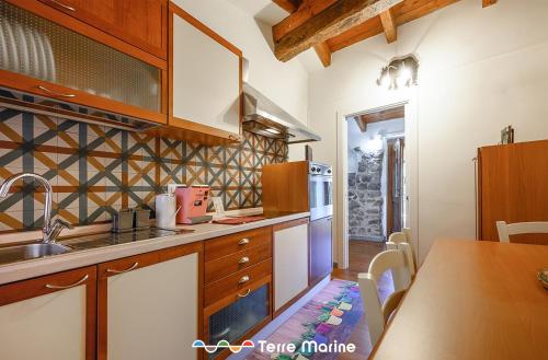  L´Occhio di Santa Lucia, Terre Marine in La Spezia