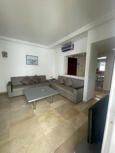 设施服务, Appartement plage et piscine Andalucia Beach Hôtel (Appartement plage et piscine Andalucia Beach Hotel) in 比塞大