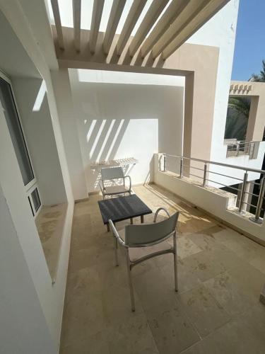 阳台/露台, Appartement plage et piscine Andalucia Beach Hôtel (Appartement plage et piscine Andalucia Beach Hotel) in 比塞大