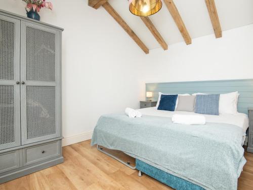 Pass the Keys Charming Garden cottage with parking, Бат (фото 8)