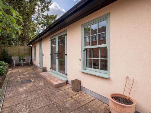 Létesítmények, Pass the Keys Charming Garden cottage with parking in Combe Down