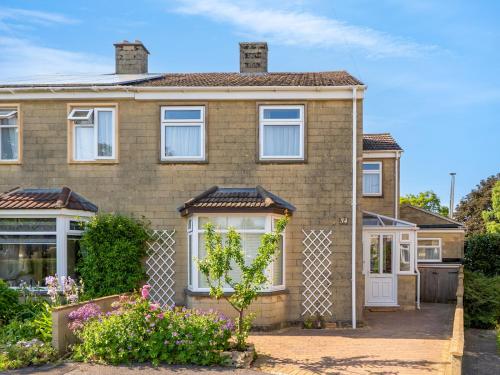 Faciliteiten, Pass the Keys Spacious family home with parking in Combe Down