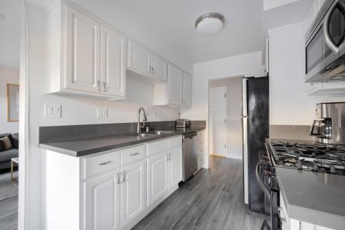 Beverly Hills 1BR nr Shops Dining on Rodeo LAX-378 in Los Angeles, USA