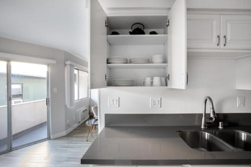 Beverly Hills 1BR nr Shops Dining on Rodeo LAX-378 in Los Angeles, USA