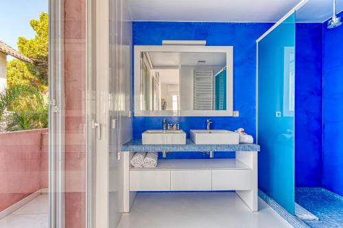 Double Room with Balcony and Sea View