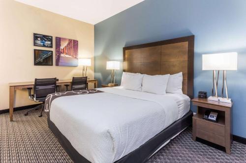 La Quinta Inn & Suites by Wyndham Chicago Downtown