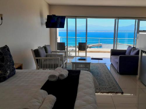 Double Room with Balcony and Sea View room in Ana's Place Apartments