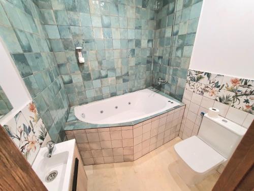 Plaza Home – Valencia, IN