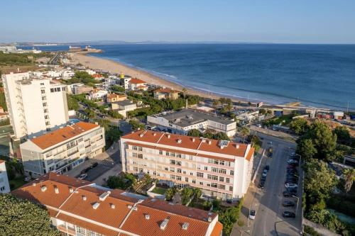 NEW Estrela da Praceta Apt w/ 3 Suites & Oceanview - image 2