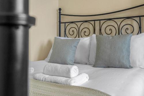Marchmont Traditional Apartment - image 9