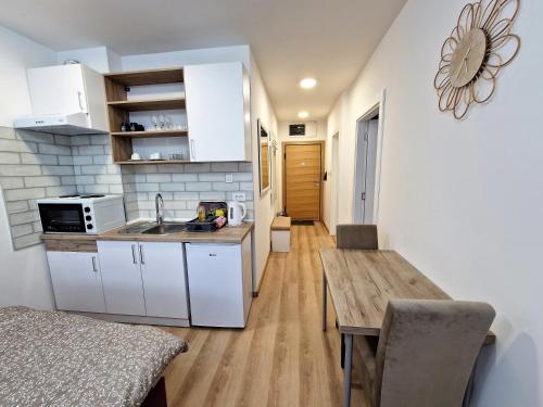 ห้องครัว, Apartment GEA 31 sa garažnim mestom (Apartment GEA 31 sa garaznim mestom) in เดเตลินารา