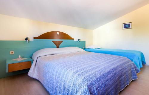 Spacious Two Bedroom Apartment with Balcony image 9