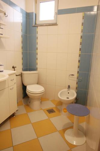 Comfort Two Bedroom Apartment with Balcony image 6
