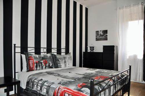 Nolo Black White & Coral, Mediolan