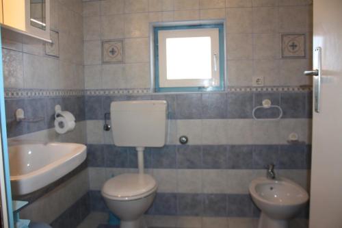 Two bedroom apartment with Balcony image 8