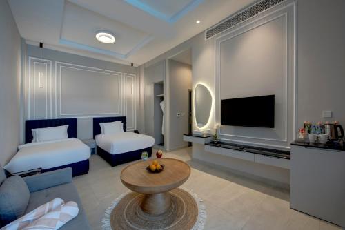 Chalet Twin Bed with balcony-Pool access