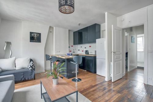 Superbe 45m2 Sous les Toits de Montmartre/abesses - Location saisonnière - Paris