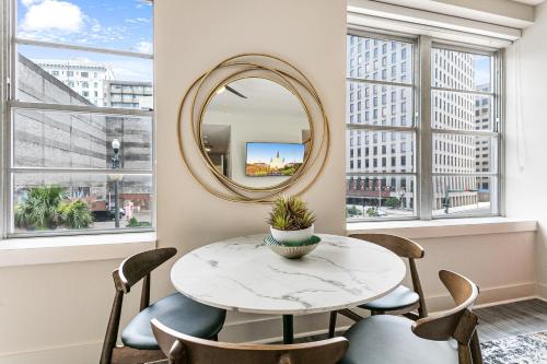 Elegant Studio Near French Quarter - 편의 시설/서비스