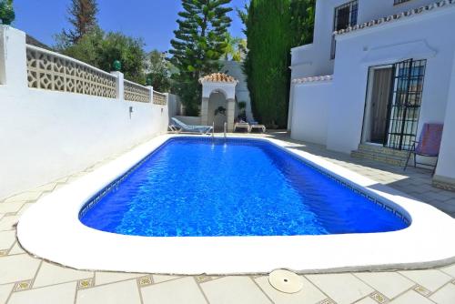 Villa Golondrinas - Private villa to sleep 6 - Accommodation - Nerja