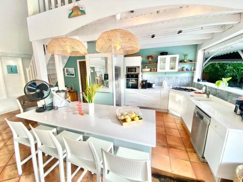 Villa Gaïa - petit coin de paradis créole avec piscine et Jacuzzi (Villa Gaia - petit coin de paradis creole avec piscine et Jacuzzi) in Le Diamant