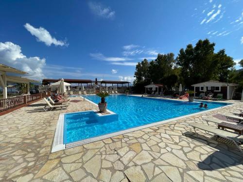 Piscină, Happy Camp Mobile Homes in Camping Karavomilos Beach in Kefalonia