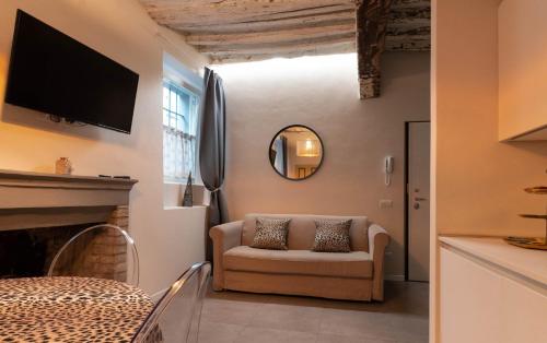 BORGO DEGLI STUDI 7
