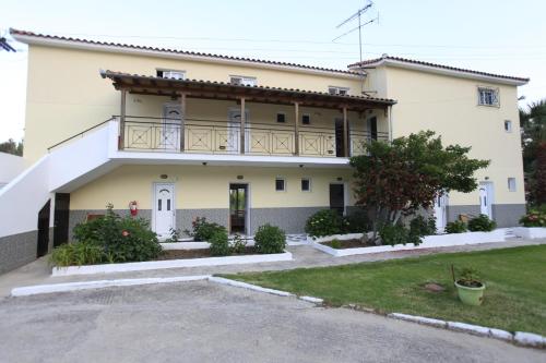 Yiannis Studios