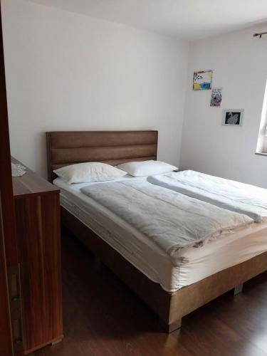 Apartma Mira in Zgornje Škofije