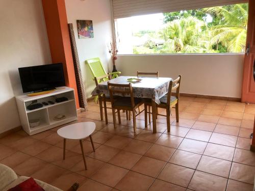 Appartement de 2 chambres a Sainte Anne a 200 m de la plage avec jardin et wifi - Location saisonnière - Sainte-Anne