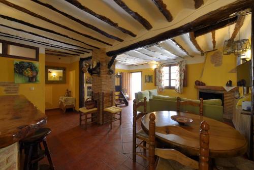 Casa Rural La Tahona in Elche de la Sierra