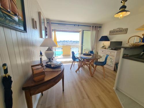 Ref 096 - Appartement T3 pour six personnes vue mer résidence avec piscine - Location saisonnière - Arzon