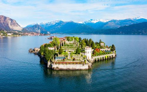 Tuvākā izklaides vieta, La Casa dei Laghi 1 - near JRC, Leonardo & Lago Maggiore in Mercallo