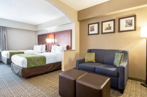 Comfort Suites at Woodbridge in Woodbridge (New Jersey)