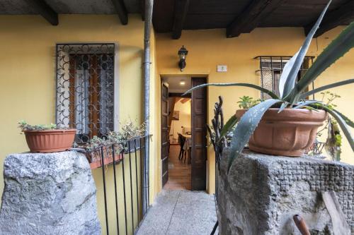  Willow House in Sala Comacina