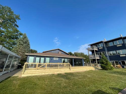 Lake Bluff Inn and Suites
