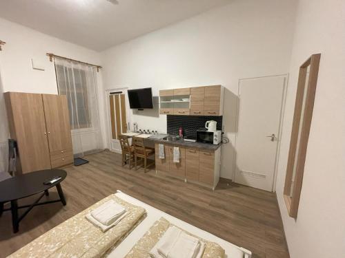 MaNo Guesthouse Budapest - image 7