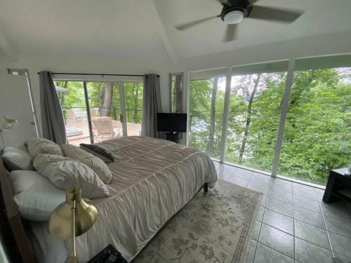 Lake Nantahala Treehouse in Topton, USA