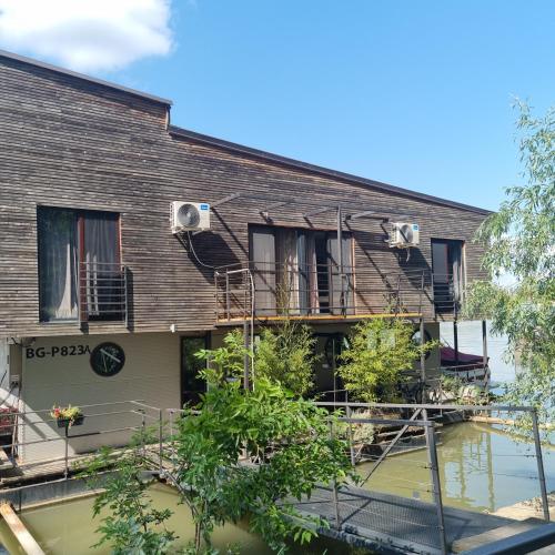 B&B Botel Charlie - image 10