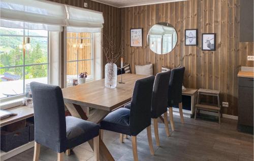 廚房, Amazing Home In Nordfjordeid With Wifi in 諾德卓伊戴德