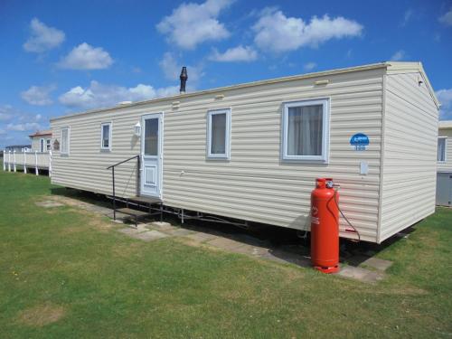 Waterside Horizon:- 8 Berth Central Heated
