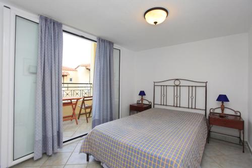 Yiannis Studios