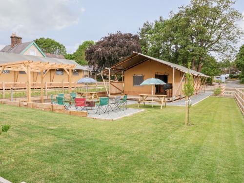 Mad Molly Lodge