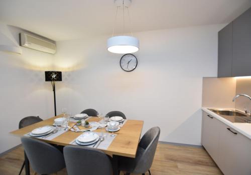 One-Bedroom Apartment image 10