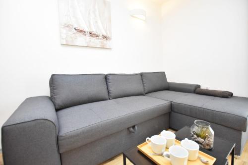 One-Bedroom Apartment image 5