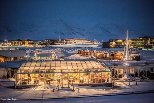 Mary-Ann's Polarrigg - Longyearbyen