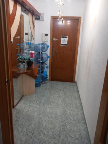 habitación grande en piso compartido con 2 adultos y 1 perrito in Valencia