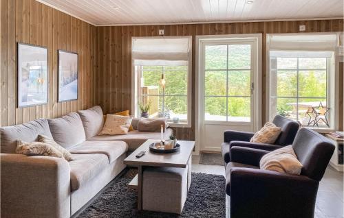 Nice Home In Nordfjordeid With Wifi And 3 Bedrooms in Nordfjordeid